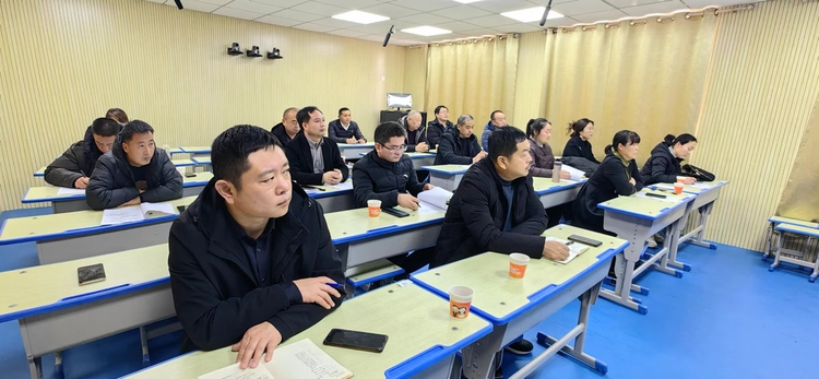 图片默认标题_fororder_图为大册营镇校长论坛现场 摄影 张伟