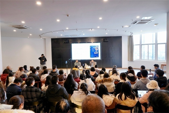 南京“与文学大家面对面”第二十二回 作家王跃文引导读者游《家山》_fororder_图片7