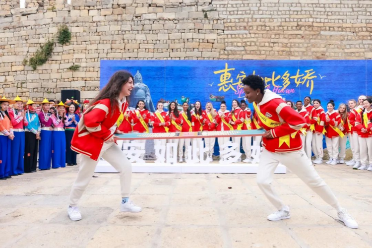 世界旅游小姐走进惠安：穿越600年古城 体验惠女风情_fororder_图片2