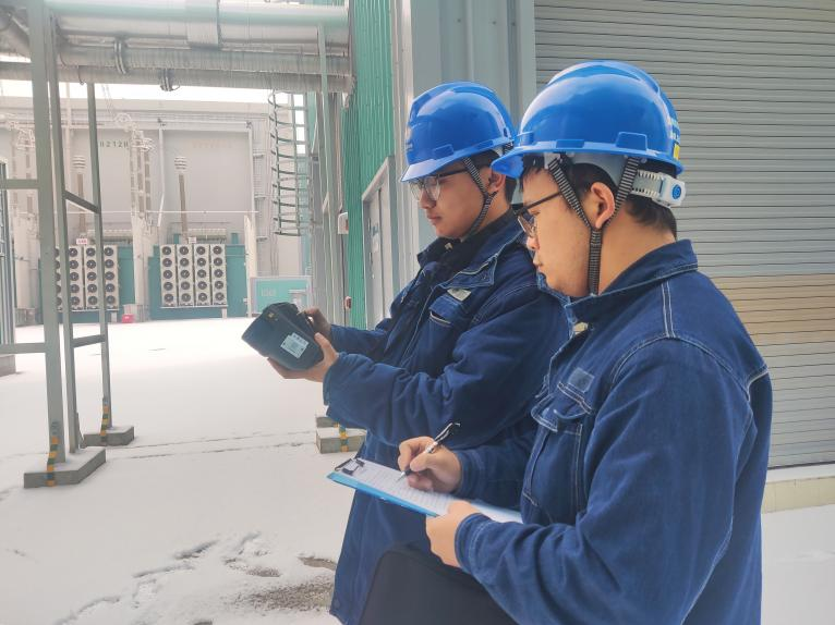 迎“寒”而上｜国网陕西超高压公司迎雪而行护航“民生温度”_fororder_图片4