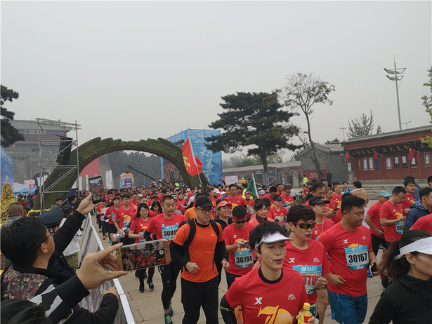 2019秦皇岛天下第一关·长城国际马拉松鸣枪开赛