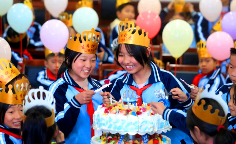 江西泰和县：学生过集体生日喜迎元旦_fororder_21