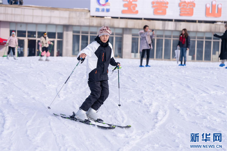 （中首）六盘水玉舍雪山滑雪场：尽享冰雪运动魅力-新华网