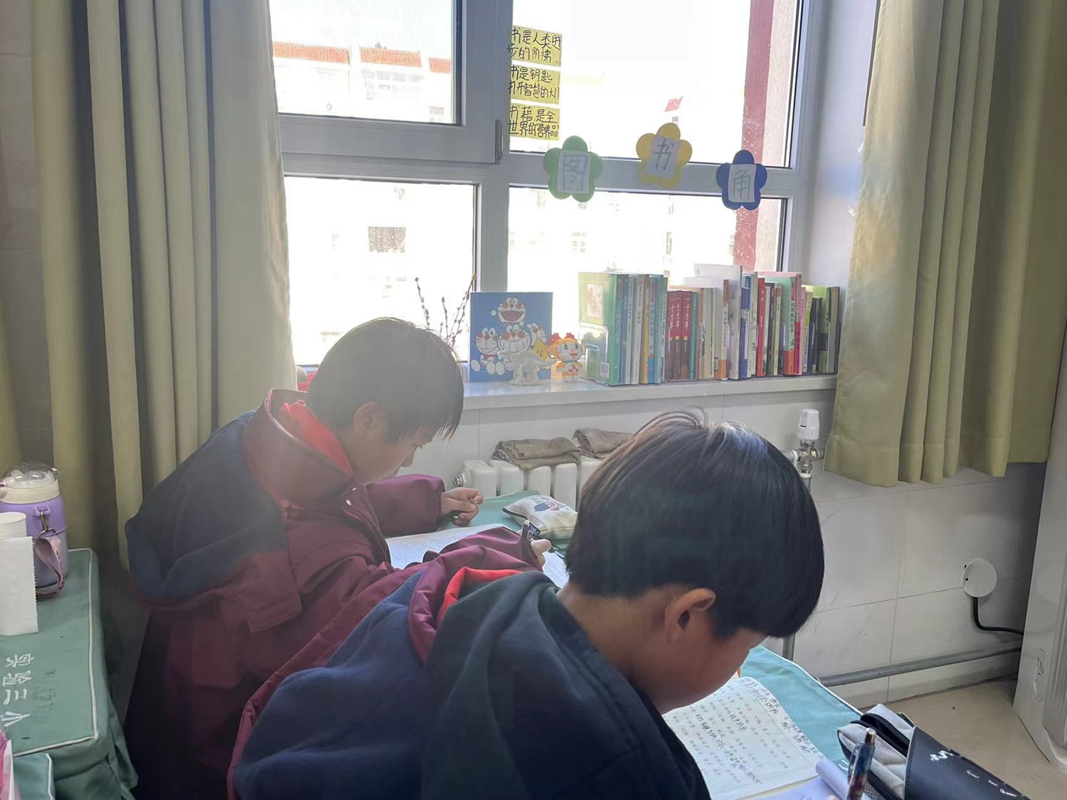 保定市满城区：班级文化建设 展现教育魅力_fororder_满城区第三实验小学的图书角 摄影 阮征