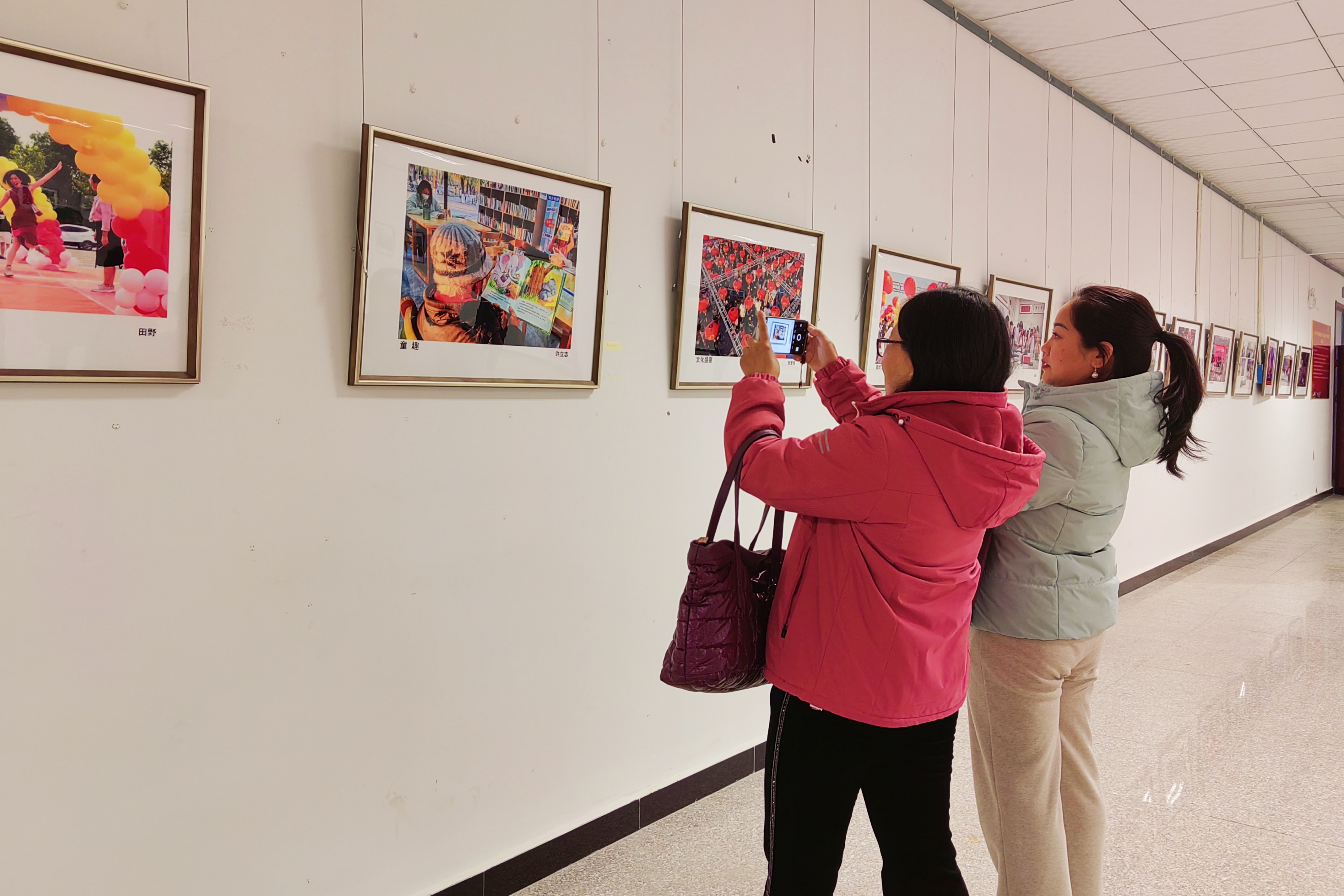 河北定兴：百余幅摄影作品亮相主题摄影展_fororder_005