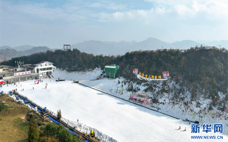 （中首）六盘水玉舍雪山滑雪场：尽享冰雪运动魅力-新华网