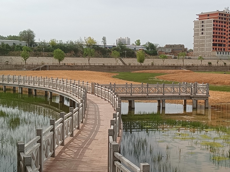 榆林市靖边县：城市建设有“里”有“面”_fororder_芦河水环境综合治理
