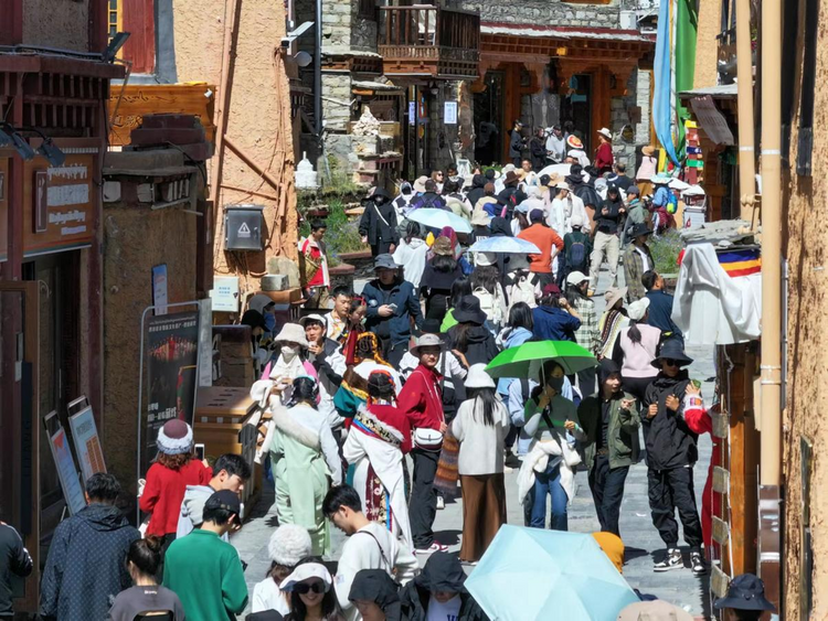 （转载）四川甘孜文旅发展站上新高度 2023年接待游客总人次突破4000万