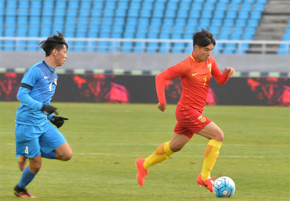 U22国际足球赛：中国胜新加坡