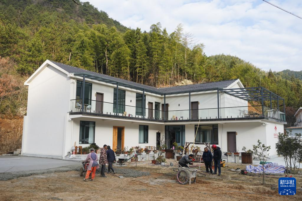 “冰雪+民宿”点燃冬季南方山村旅游新业态