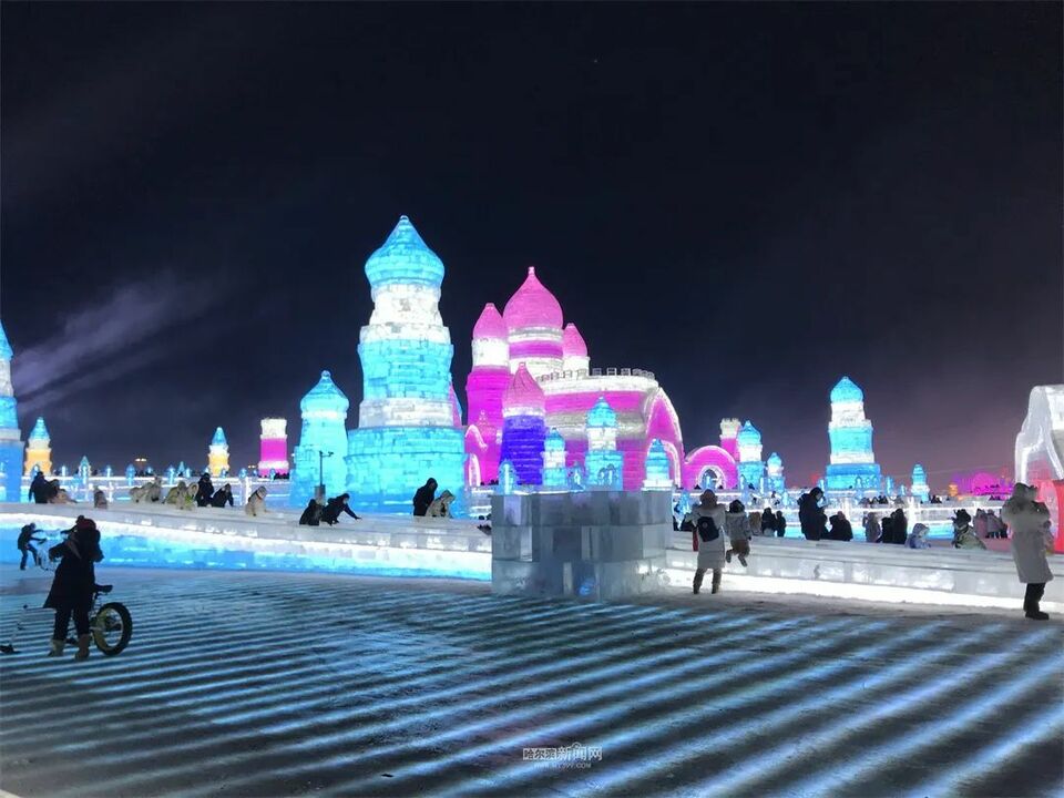 冰天雪地也是金山银山｜盛世冰雪 沸腾冰城 火出圈的“冰雪奇缘”相约下一个亚冬会​——第40届中国·哈尔滨国际冰雪节开幕式侧记