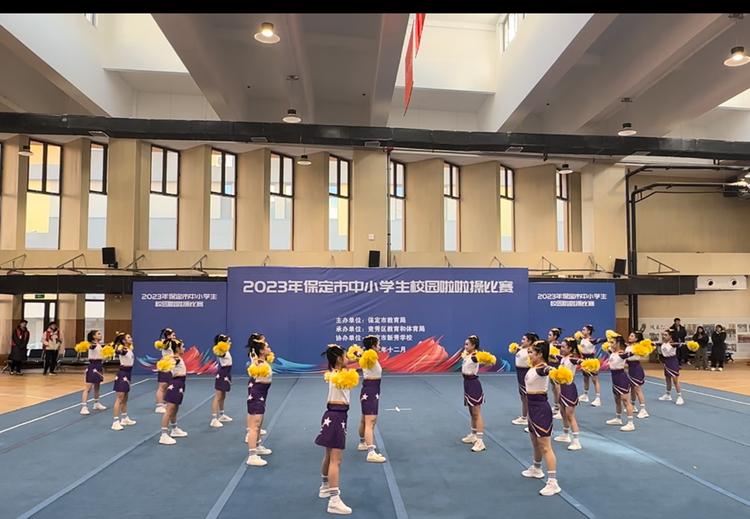 图片默认标题_fororder_满城区实验中学花球项目代表队比赛中 摄影 范雪娇
