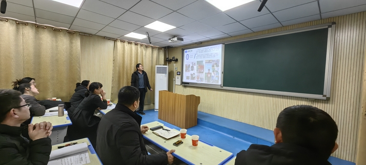 图片默认标题_fororder_满城区大册营镇校长代表陈述德育工作 摄影 张伟