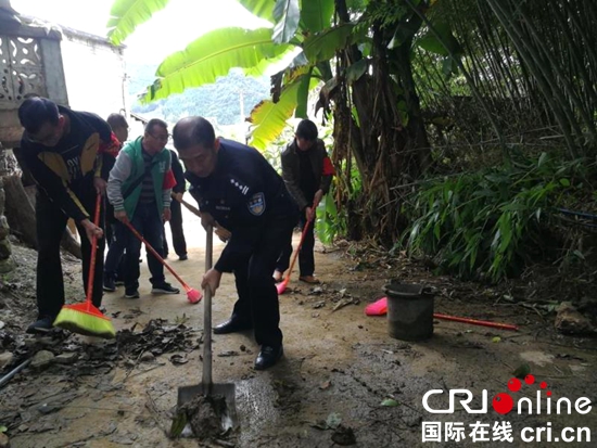 六盘水市钟山区万名干部深入基层解民忧