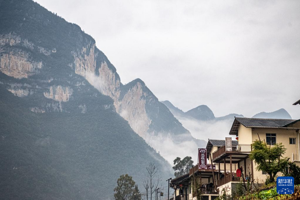 重庆巫山：“天坑村”冬日美景
