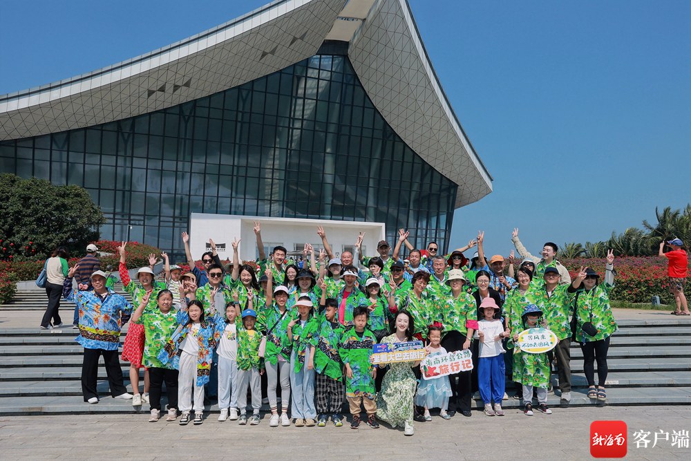 新玩法+新体验！海南环岛旅游公路观光巴士开通_fororder_00323032256_7a24b8fd
