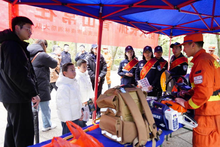福建武夷山警消联动 共筑景区“防火墙”_fororder_图片1