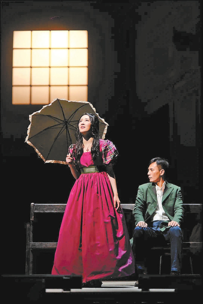 中文版话剧《悲惨世界》首演 中法艺术家联袂创作210分钟大戏