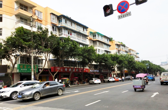（转载）在成都街头 修剪出“绿色样板间”