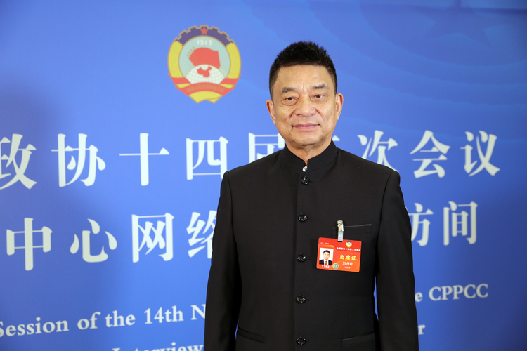 全国政协委员刘永好：“麦田里的守望者”助力乡村振兴_fororder_刘永好