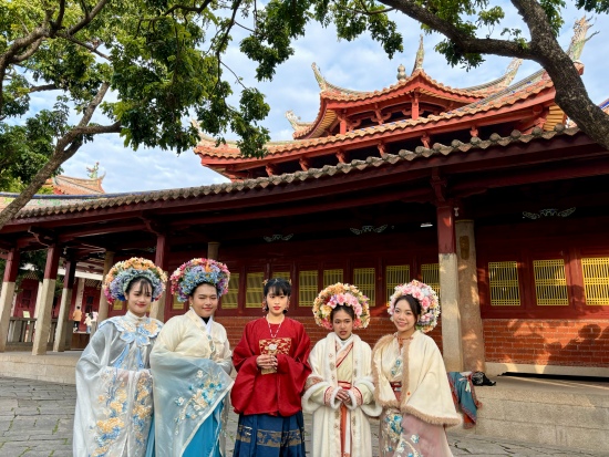 何以中国·向海泉州｜刺桐万国商 烟火光明城
