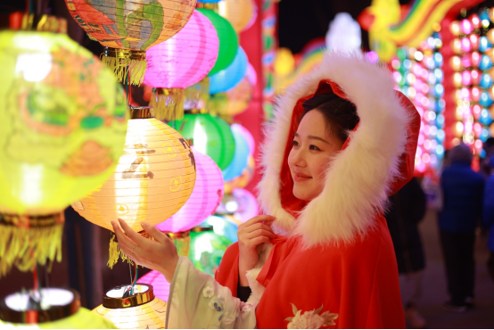 河北沧州：逛灯会赏民俗  灯火璀璨迎新春_fororder_河北沧州：逛灯会赏民俗64