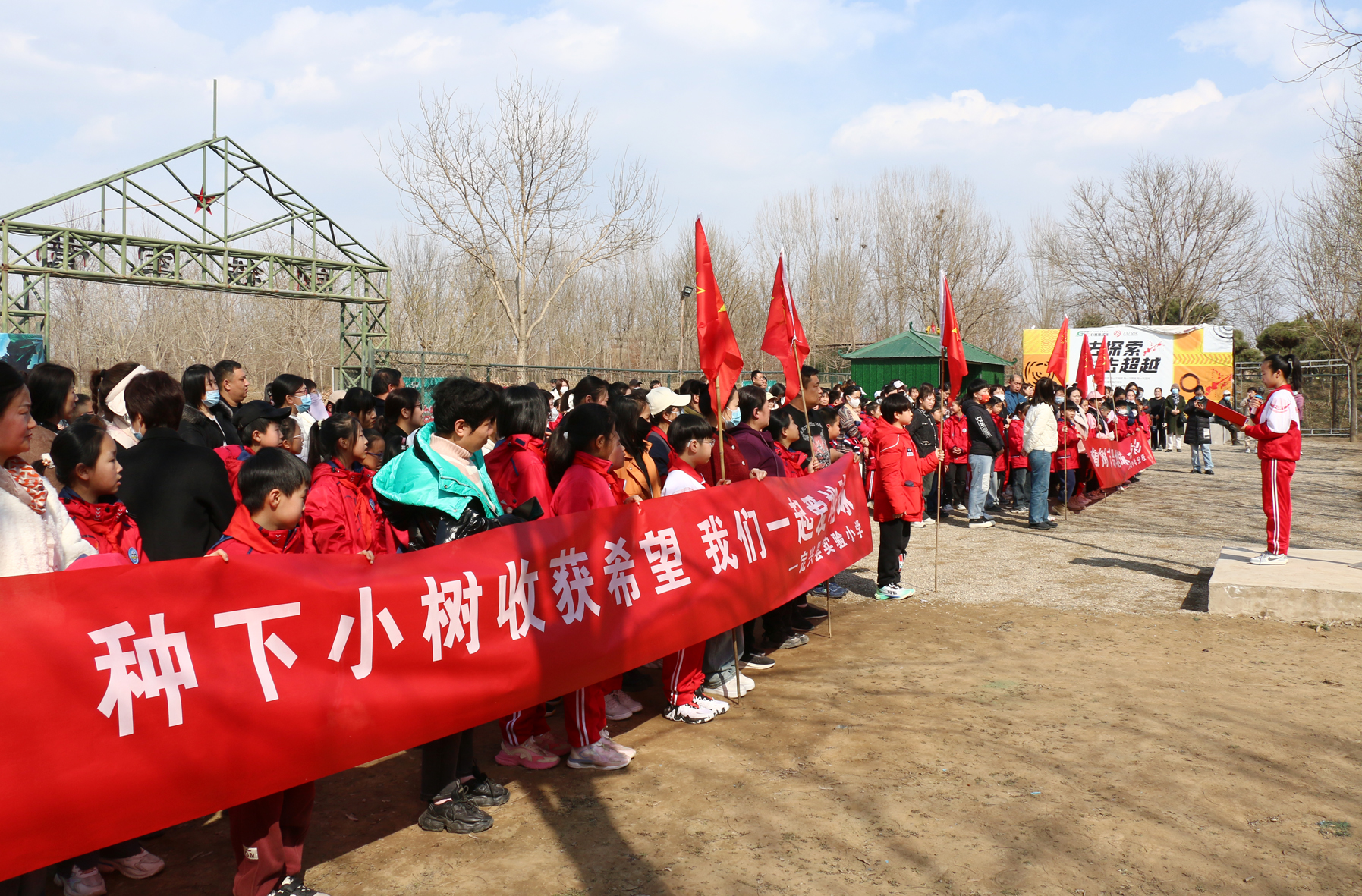 河北定兴：植树护绿正当时_fororder_1.JPG