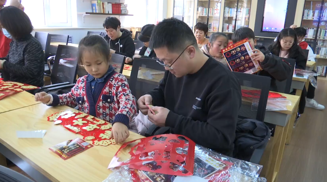 石家庄市鹿泉区：巧手DIY 春联送祝福_fororder_4