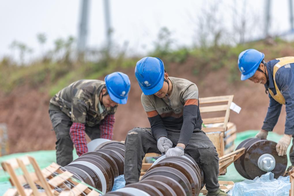 川渝1000千伏特高压交流工程重庆段全线贯通