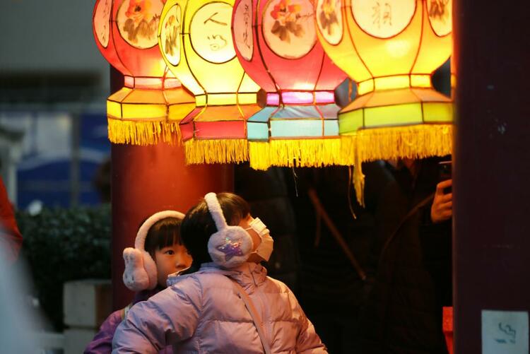 综述｜金龙献瑞庆新春——日本多地举办龙年春节庆祝活动