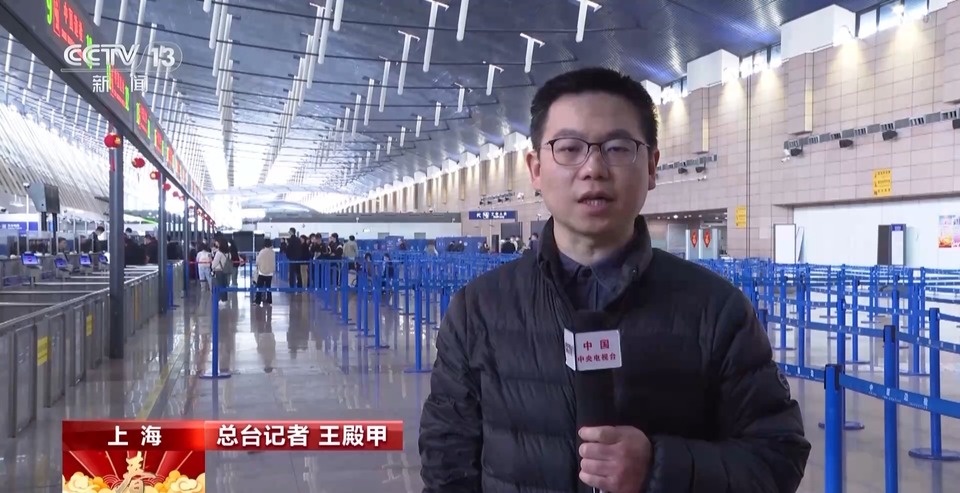 中新互免签证 浦东机场出入境两国免签人员超2万人次