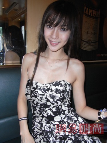 angelababy早期日本走秀 和现在判若两人