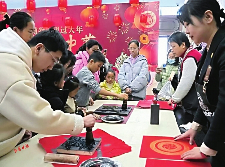 17万观众山西博物院里过大年_fororder_e8989fa514caa537c2cd1d08681ea854