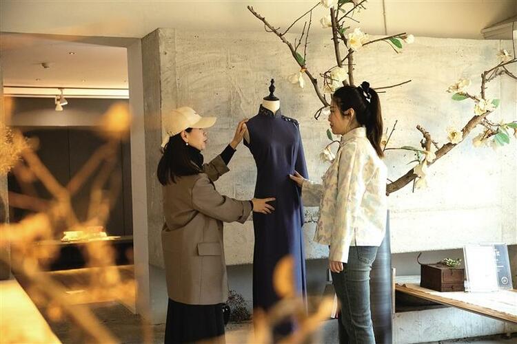 “新中式”出圈 “国潮风”彰显文化自信_fororder_微信图片_20240321084551