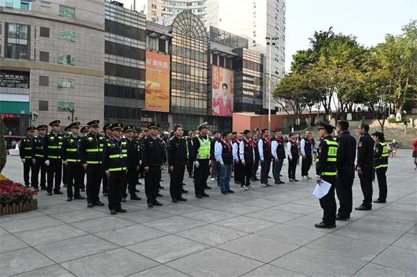 重庆交通执法部门启动巡游出租汽车违法乱象攻坚战_fororder_图片1