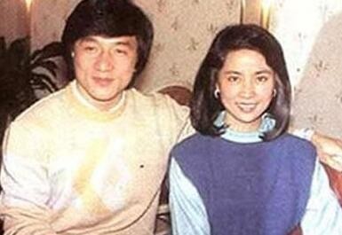 62岁成龙妻子林凤娇罕见年轻照 名气不输林青霞