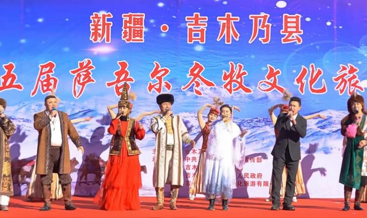 新疆吉木乃：冬牧文化旅游节 大锅羊肉正飘香