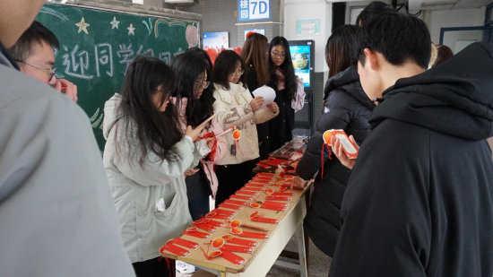 师生共聚欢庆佳节 东南大学法学院顺利开展元宵庆祝活动_fororder_图片 1