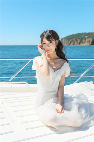 徐娇打破次元壁 “双面娇娃”玩转汉服Lolita风_娱乐_腾讯网