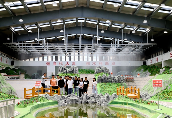 贵州水利水电职业技术学院入选水利部水利人才培养基地_fororder_水利专业学生在大禹馆上课