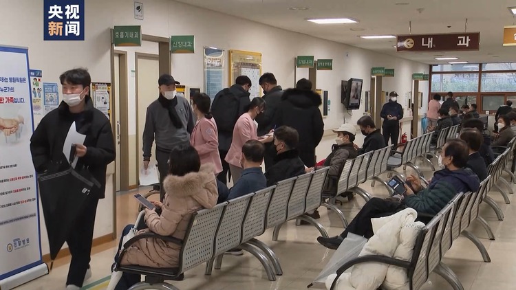 总台记者观察丨韩国医生为何强烈反对政府扩招计划发起“辞职潮” ？