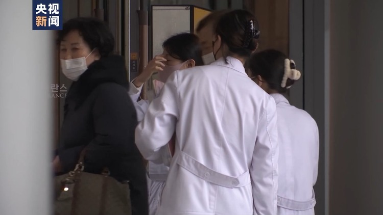 总台记者观察丨韩国医生为何强烈反对政府扩招计划发起“辞职潮” ？