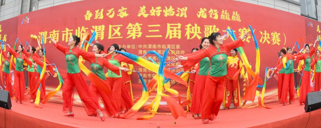 【镜观陕西】旋转、跳跃、“扭”不停歇  渭南临渭区千人秧歌“嗨”翻天_fororder_图片5