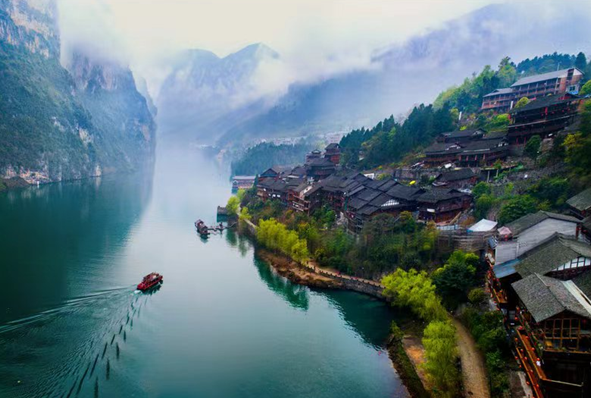 2024年酉阳县全域旅游推介会暨全国旅行商集中签约活动举行_fororder_微信图片_20240229144052