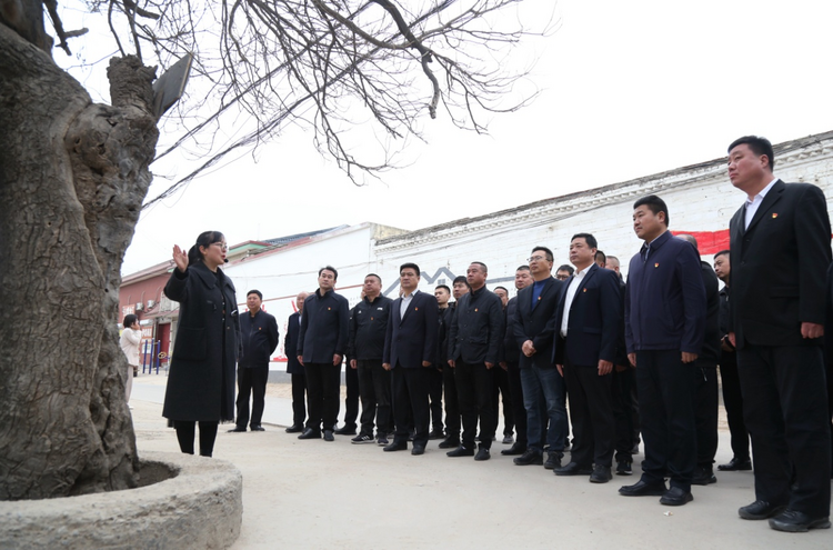 河北河间：清明寄哀思 秉承英烈志_fororder_图片 3