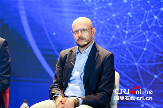 【机遇中国 共话两会】中国发展优势将持续吸引外资企业落地深耕_fororder_955cf5100167443abed98dee816e93cf