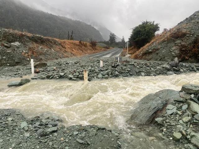 新西兰遭恶劣天气侵袭 多地发布大雨和雷电预警