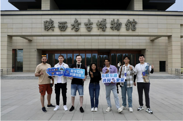 外国网红探秘陕西考古博物馆：数字“魔法”唤醒千年文物_fororder_1
