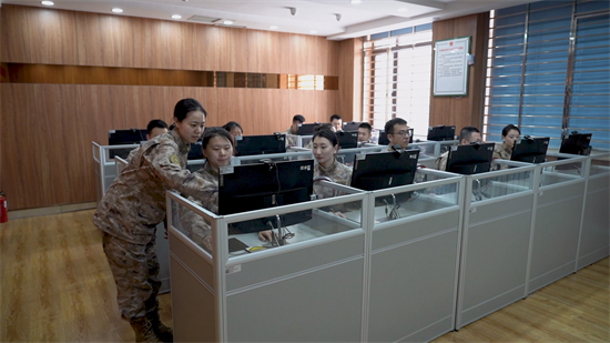 锦州市军地联合开展全民国家安全教育日普法宣传系列活动_fororder_锦州军区5