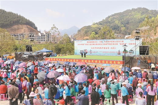 台胞走进广西 感受非遗魅力